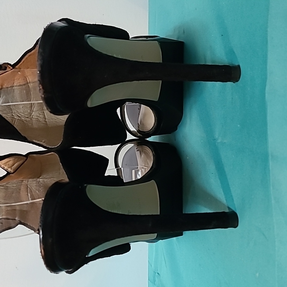 BCBGMaxAzria Platform Heels - Picture 10 of 13